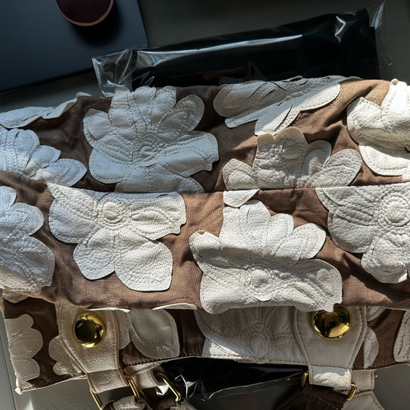 Handbag - Picture 5 of 5